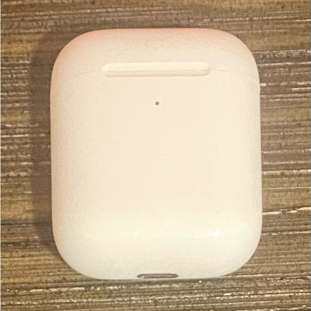 Apple AirPod Gen 2 (Left earbud only)